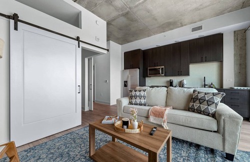 Channel District Apartment | Channelside:Steps to DT, Amalie Arena, Conventions