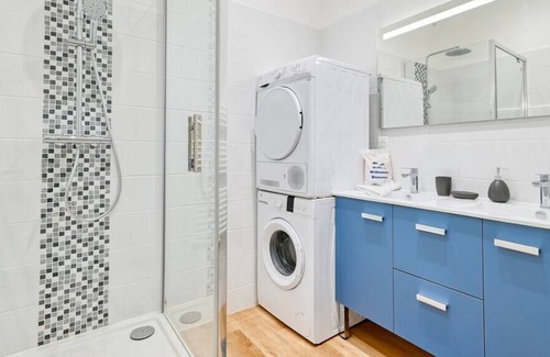 Les Cinq Avenues Apartment | CHAPE-LargeT5 6 min walk from the Cinq Avenue metro station