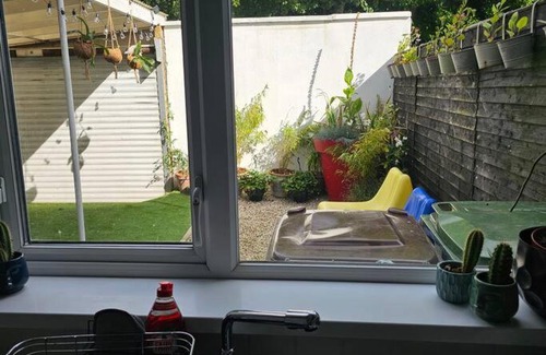 Lisburn House | Chapel Hill Corner guest house