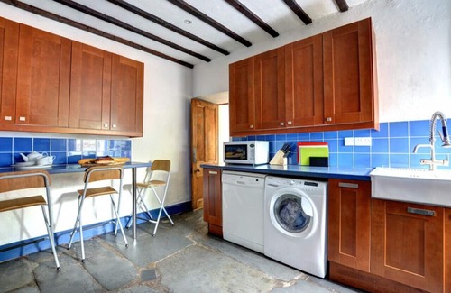 Ffestiniog House | Chapel House - Four Bedroom House, Sleeps 8