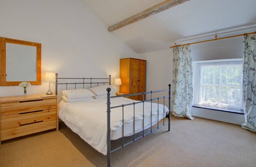 Ffestiniog House | Chapel House - Four Bedroom House, Sleeps 8