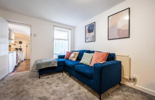Newport Apartment | Chapel Lodge - 3 Bedrooms - WIFI