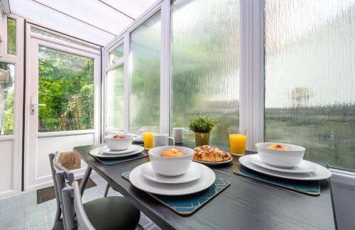 Newport Apartment | Chapel Lodge - 3 Bedrooms - WIFI