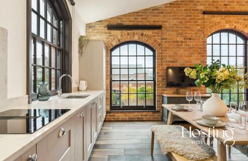 Henley Apartment | Chapel Loft - Brand New With Parking