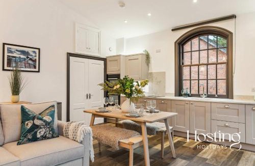 Henley Apartment | Chapel Loft - Brand New With Parking