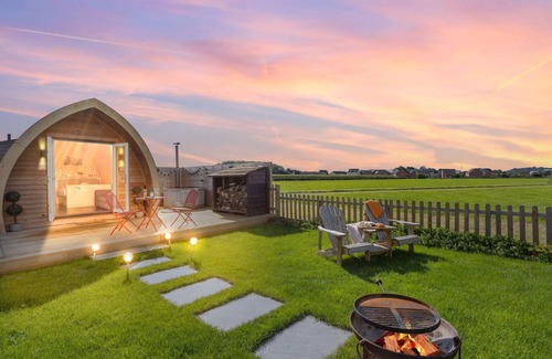 Wells Cabin | Chapterhouse, Cathedral View - a chalet that sleeps 2 guests in 1 bedroom