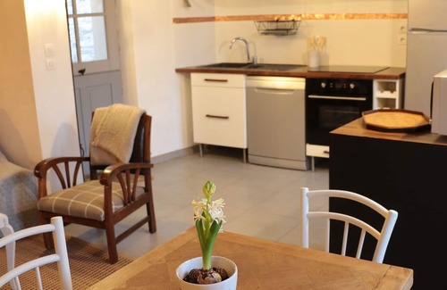 Conflans-Sainte-Honorine House | Character house with courtyard in the city center