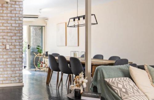 Adelaide Central Business District House | Character and Charm 3BR home with free wine