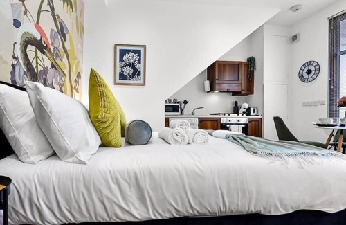Walpole Apartment | Character and Style Studio - Sleeps 3