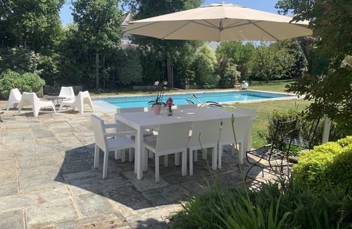 Vannes Villa | Character and spaces, large heated swimming pool. Jacuzzi. a little paradise.