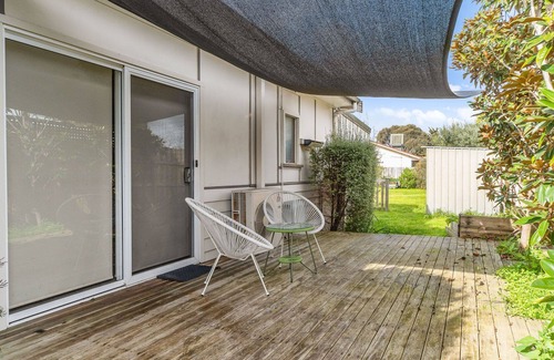 Tootgarook Cottage | Character Cottage by the bay