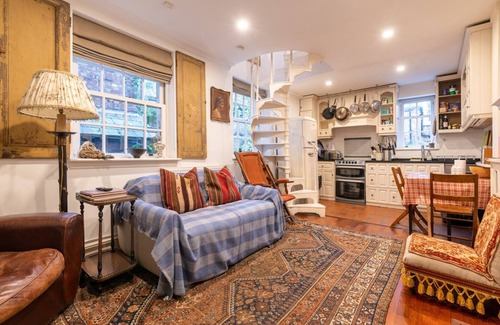 Hampstead Cottage | Character Cottage In Historic Hampstead
