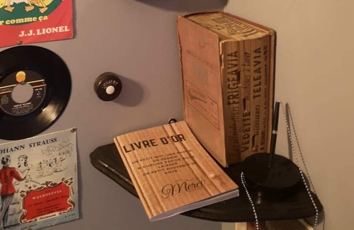 Le Mayet-de-Montagne Bed & Breakfast | CHARACTER GUEST ROOM "CHALET"