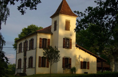 Saint-Pierre-du-Mont House | Character property in a wooded park with swimming pool