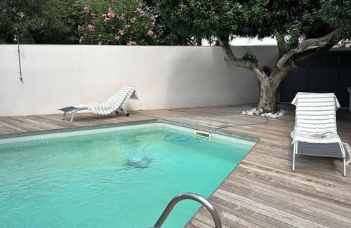 Saint-Hippolyte House | Character house in village center