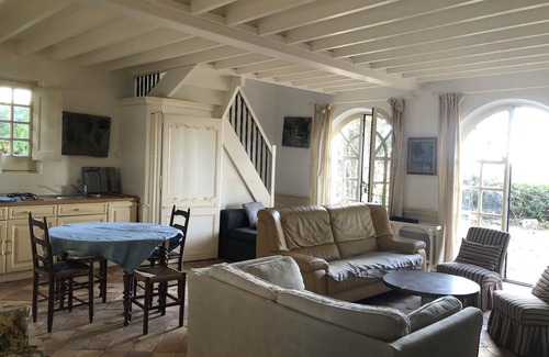 Saint-Coulomb House | Character house with large garden facing the entrance of a beautiful beach