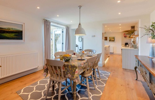 Ilmington Cottage | Characterful dog friendly holiday cottage with wood burning stove - July Cottage