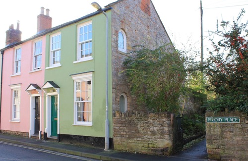 Wells House | Characterful, pretty, family friendly Georgian house centrally located in Wells