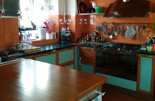 Tuoro sul Trasimeno Villa | Characteristic rustic-style cottage near the town center and the lake.