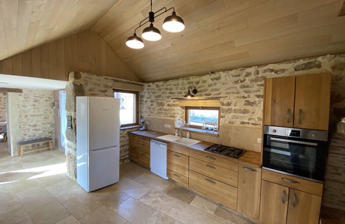 Assier House | Characteristic stone gîte with Jacuzzi near Rocamadour and Gouffre de Padirac