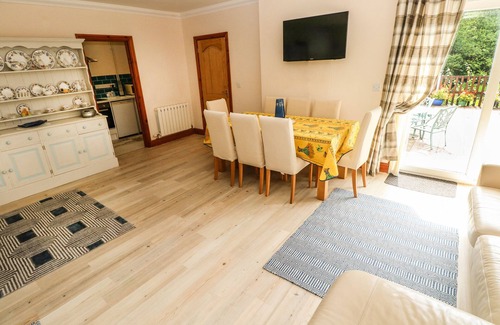 Saundersfoot Cottage | Charlecote House