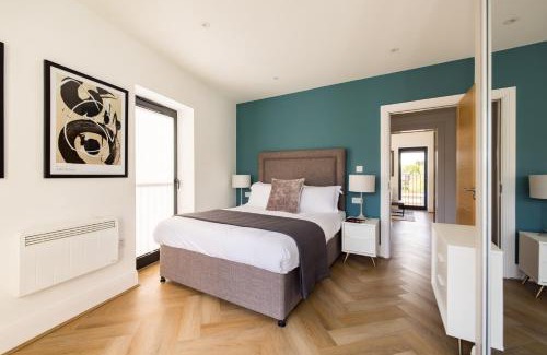 Staines Apartment | Charles Hope Staines Riverside