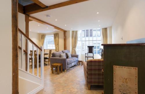Winchcombe Apartment | Charles I