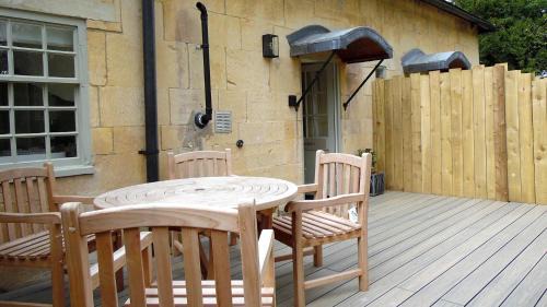 Winchcombe Apartment | Charles I