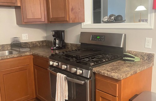Downtown Omaha House | Charles Villa 10 minutes away from the #1 Zoo in the nation!