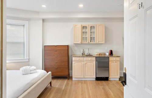 Fenway–Kenmore Hotel | Charlesgate Suites