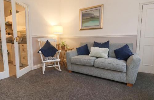 Charmouth House | Charleston Cottage