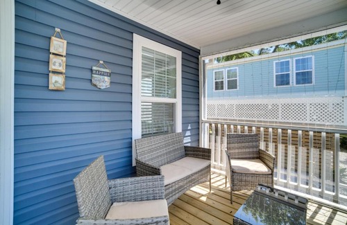 Charleston House | Charleston Home with Porch - 3 Mi to Folly Beach!