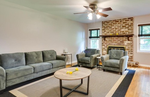 Charleston House | Charleston Vacation Home 6 Mi to Downtown and Beach!