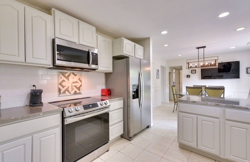 West Ashley House | Charleston Vacation Rental with Yard!