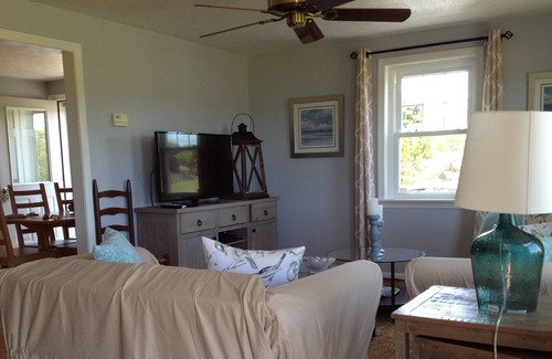 Charlestown House | Charlestown Beach; Renovated 4 BR House