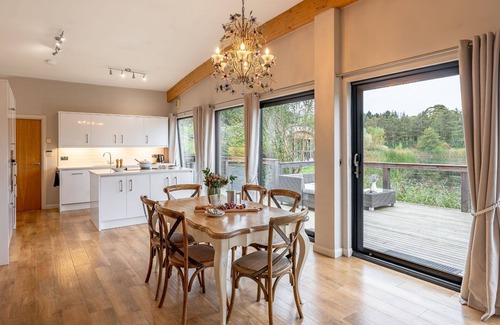 Richmond Cottage | Charlie - a lodge that sleeps 6 guests in 3 bedrooms