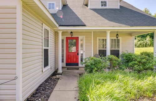 Charlotte House | Charlotte Home about 9 Mi to Bank of America Stadium!