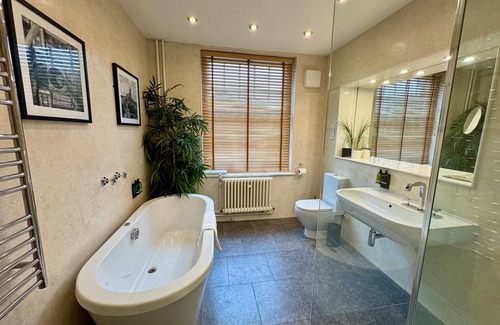 Lincoln Hotel | Charlotte House