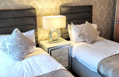 Londonderry House | Charlotte House