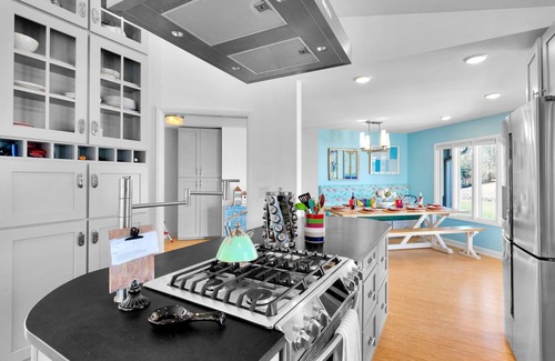 York House | Charlotte Lux Lake House Private Peninsula, Hot Tub & Beach, Wheelchair access