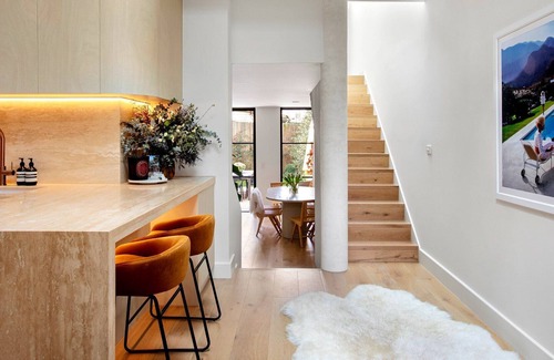 Toorak House | Charlotte (With Car Parking)