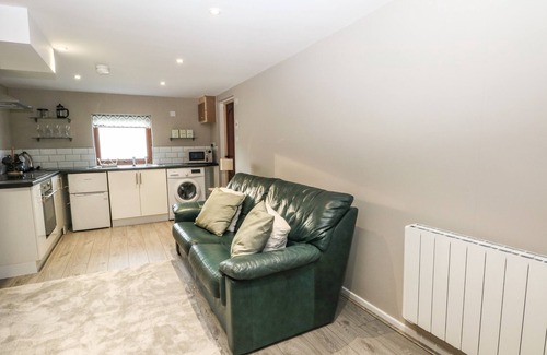 Hope Valley Cottage | CHARLOTTE’S COTTAGE, family friendly, with a garden in Hathersage