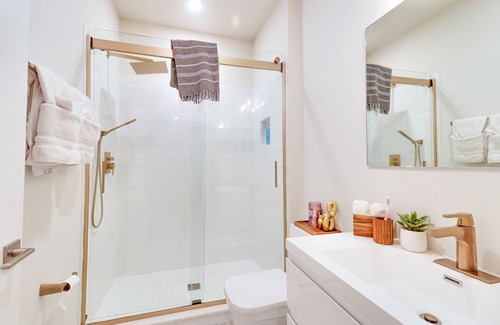 Starr Hill Condo | Charlottesville Escape w/ Pool Access, Near Hiking