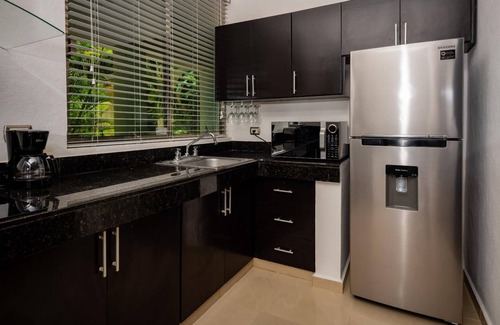 12th Street Apartment | Charm and harmony just steps away from 5th Avenue