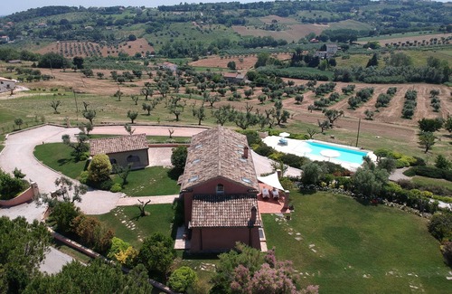 Civitanova Marche Villa | Charm and hospitality at 500 meters from the sea. Pool surrounded by greenery