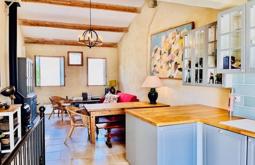 Saint-Hippolyte-de-Montaigu House | Charming stone house on the borders of Provence and moments from Uzes