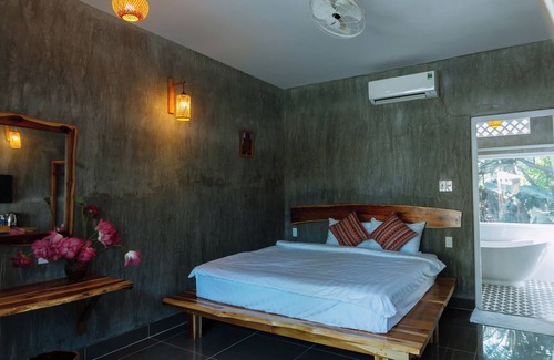 Suoi Nuoc Beach Resort | Charm Hon Rom Villas Resort