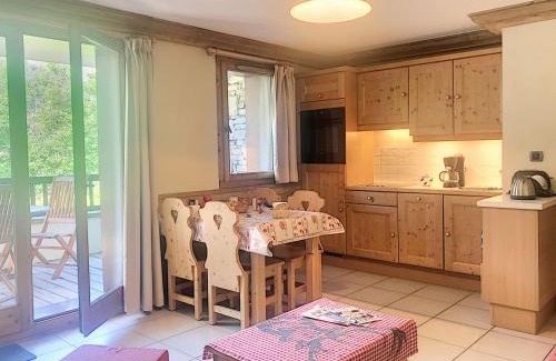 Saint-Martin-de-Belleville Apartment | Charmant appart 2 pièces au pied des pistes avec balcon, parking et casier à skis - FR-1-344-882