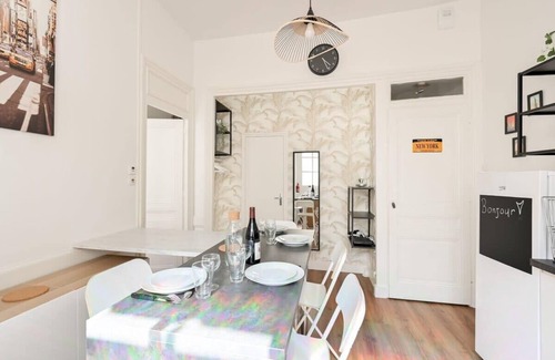 Gorge de Loup Apartment | Charmant 2 pers atypique avec terrasse-métro ValmyCharming 2 people unique