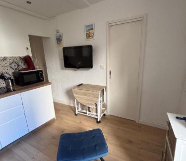 Sanary-sur-Mer Apartment | Charmant 2 pièces sur le port avec parking gratuit et WIFI